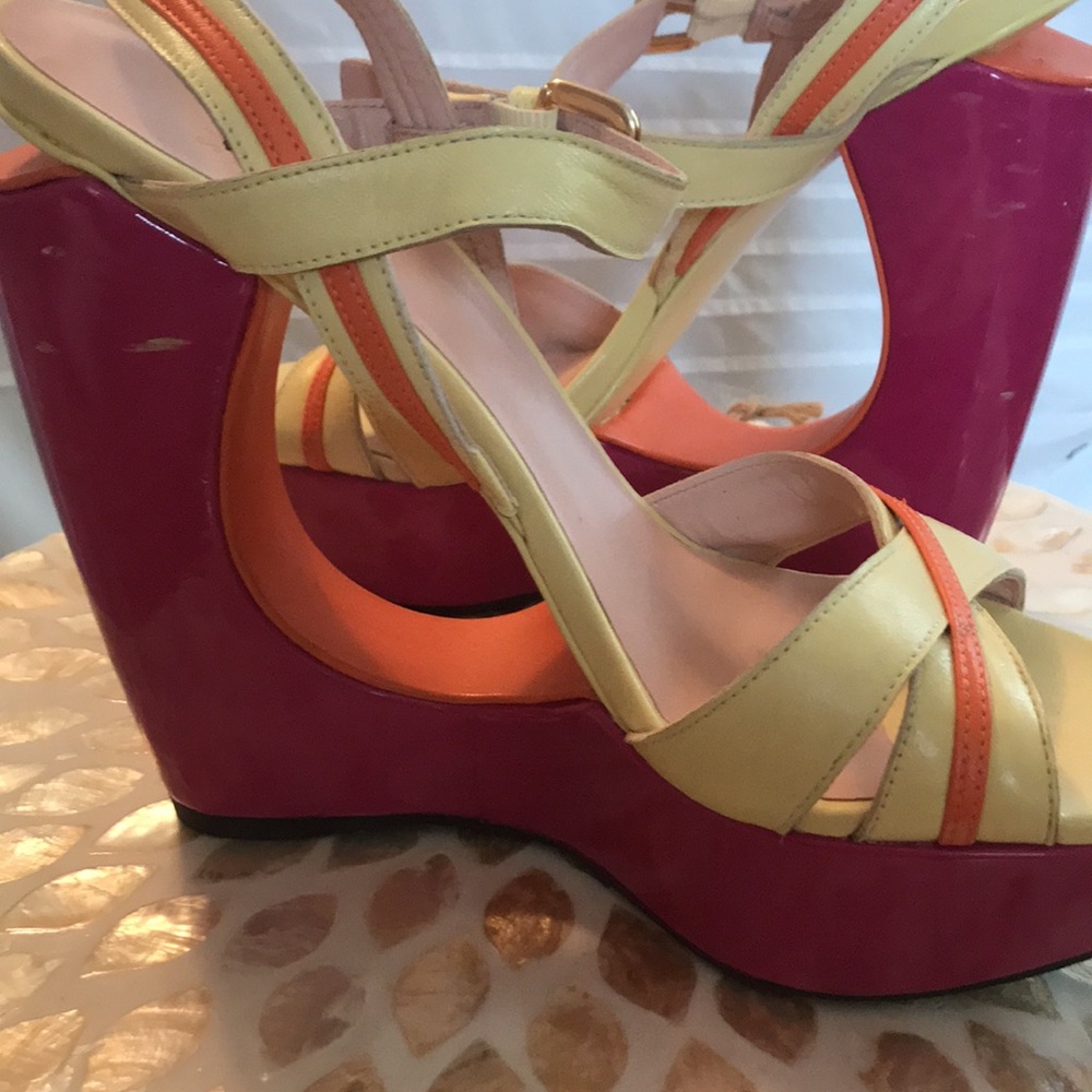 Stuart Weitzman wedge sandal - Picture 2 of 8